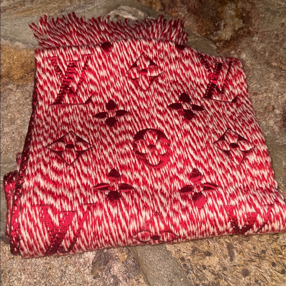 Louis Vuitton Red and White Logo Scarf - Picture 10 of 11